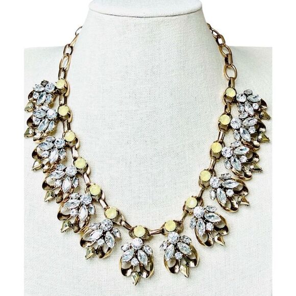 Gorgeous Gold Rhinestone Crystal Cluster Bee Statement Padgent Wedding Necklace - Picture 1 of 9